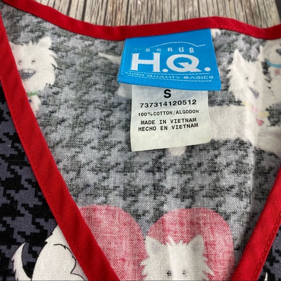 Scrub HQ Top Wonens Size S Medical Uniform Scrub Top Valentine Dogs & Hearts. - Picture 4 of 9